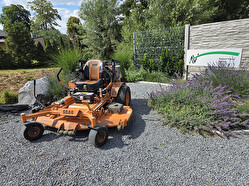 SCAG Turf Tiger STTII-72V-40BV-EFI